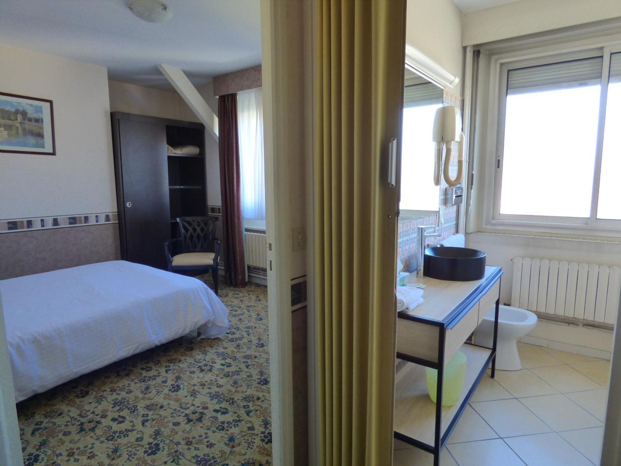 Hotel Restaurant Le Bellevue Montrichard 3 Etoiles مونتريشار المظهر الخارجي الصورة