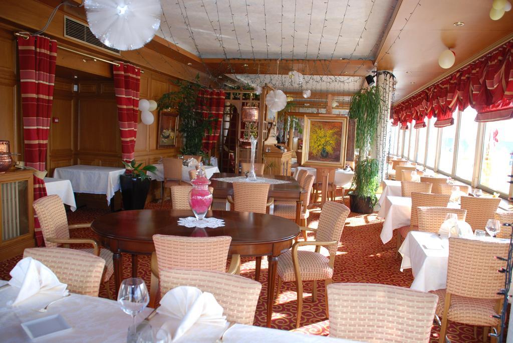 Hotel Restaurant Le Bellevue Montrichard 3 Etoiles مونتريشار المظهر الخارجي الصورة
